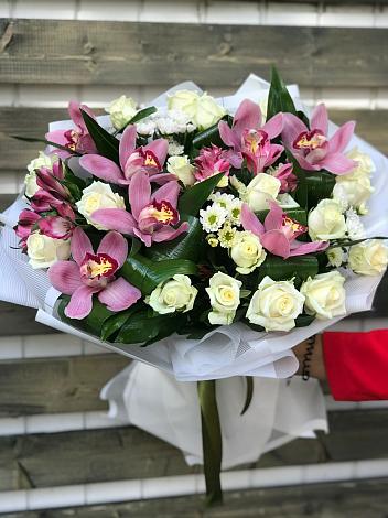 Букет цветов из: Розы и Хризантемы в Глушково