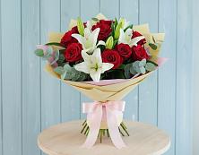 Букет цветов из:  Лилии и Розы в Глушково