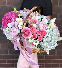 Цветочная композиция из Розы, Хризантемы, Пионы и Лизиантусы в корзине #REPLACE_PRED# Глушково
