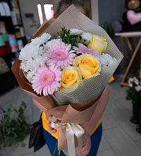 Букет цветов из:  Герберы, Розы и Хризантемы в Глушково