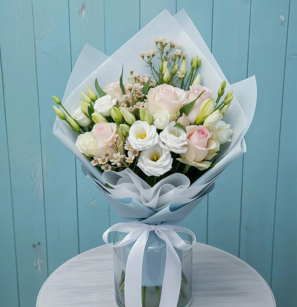 Букет цветов из: Розы и Лизиантусы в Глушково