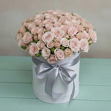 Цветочная композиция из Розы в шляпной коробке в Глушково