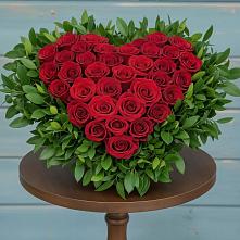 Цветочная композиция из Розы в виде сердца в Глушково