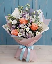 Букет цветов из:  Лизиантусы, Розы, Альстромерии и Гипсофила в Глушково