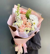 Букет цветов из:  Хризантемы и Розы в Глушково