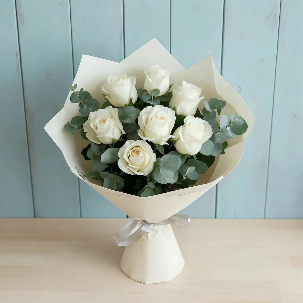Букет Белые розы в Эвкалипте в Глушково