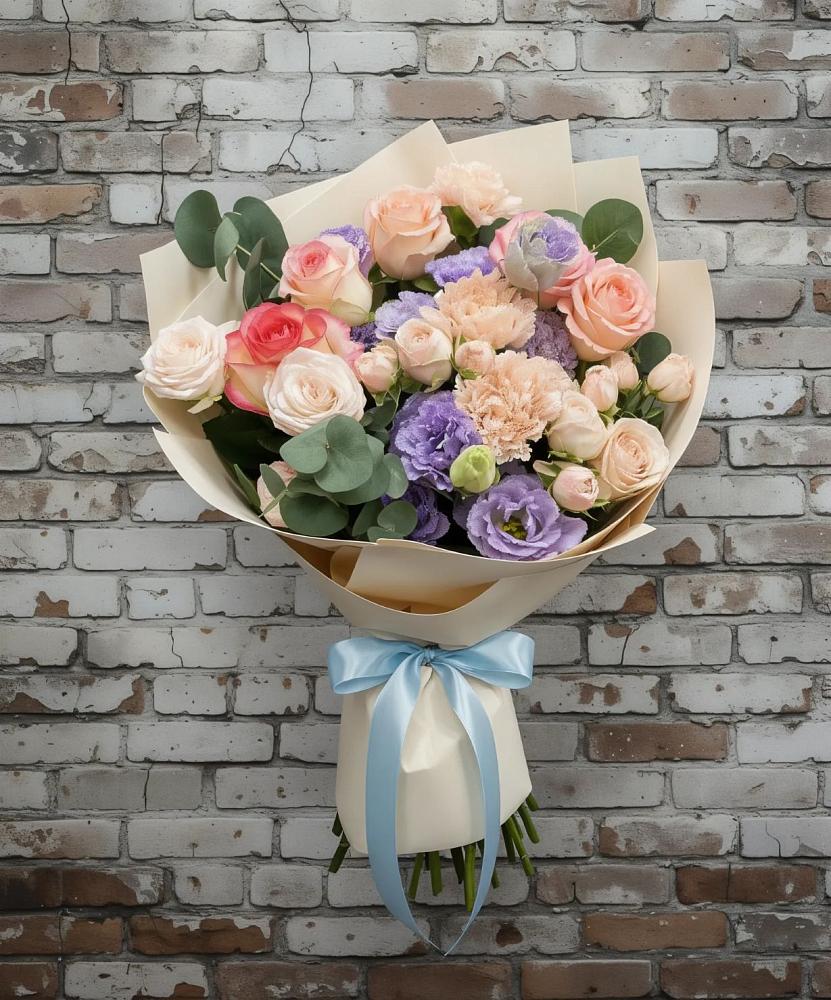 Букет цветов из: Розы, Лизиантусы и Гвоздики в Глушково