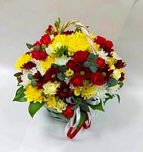 Цветочная композиция из Хризантемы и Розы в корзине в Глушково
