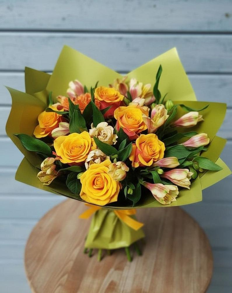 Букет цветов из: Альстромерии и Розы в Глушково