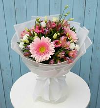 Букет цветов из:  Герберы, Альстромерии и Лизиантусы в Глушково