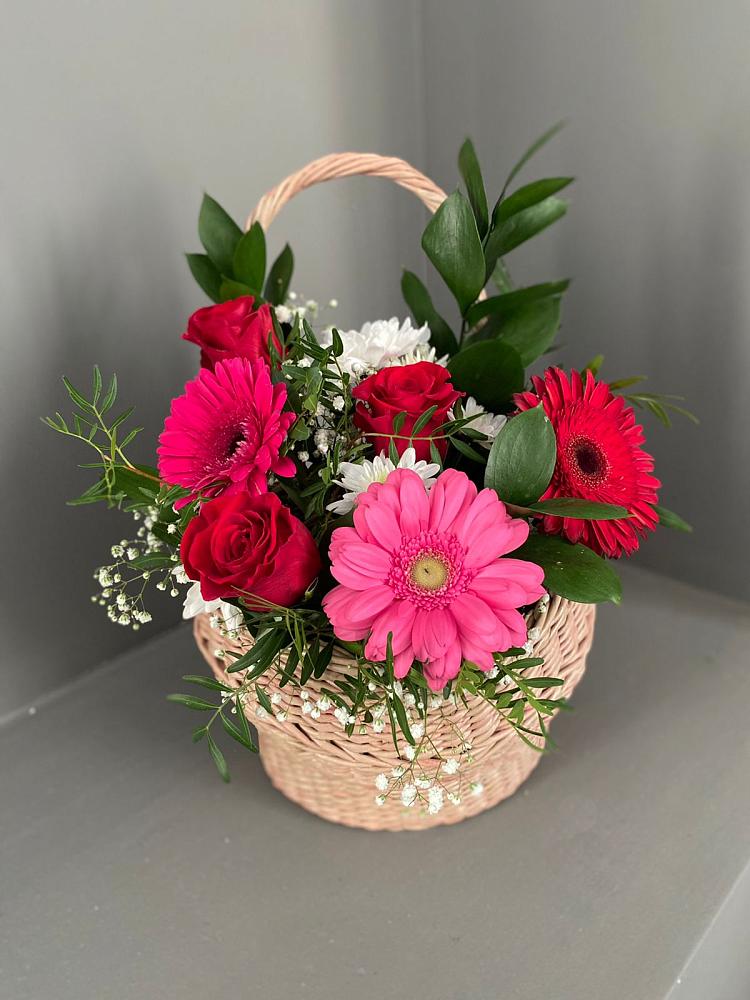 Цветочная композиция из Розы, Хризантемы и Герберы в корзине в Глушково