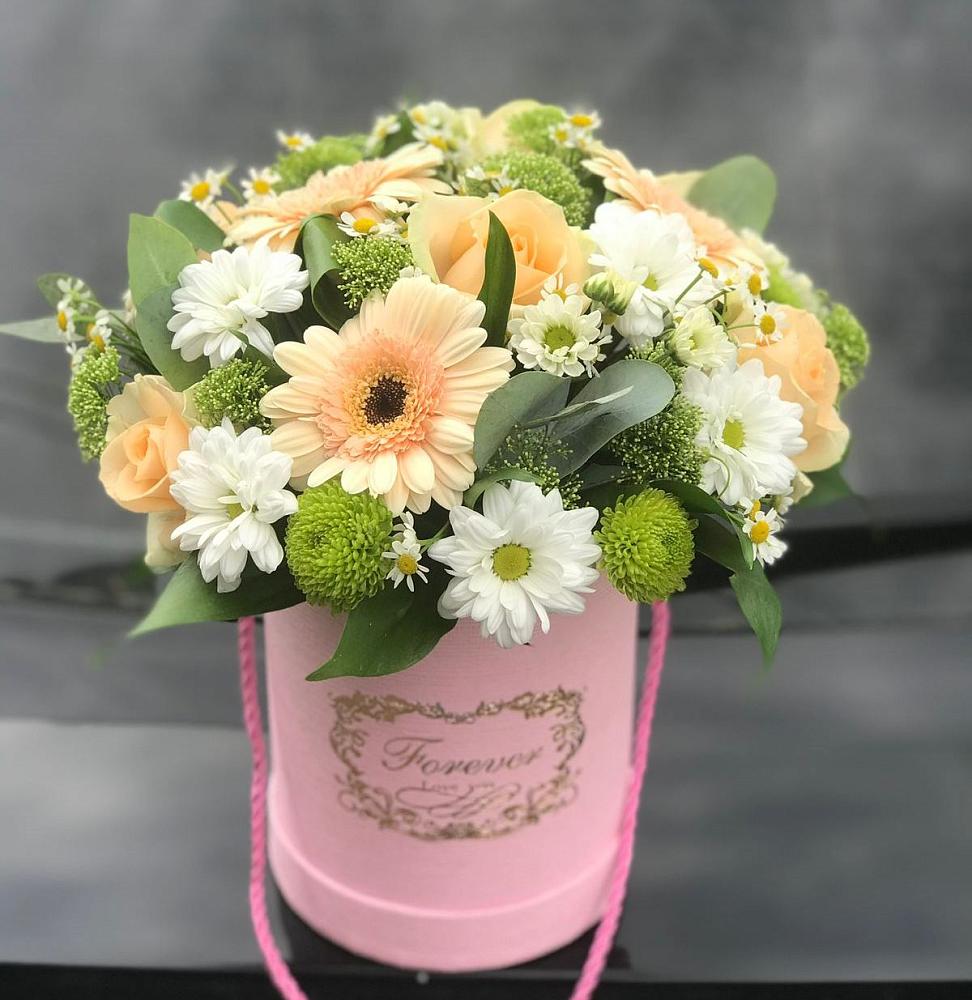 Цветочная композиция из Розы, Герберы и Хризантемы в шляпной коробке в Глушково