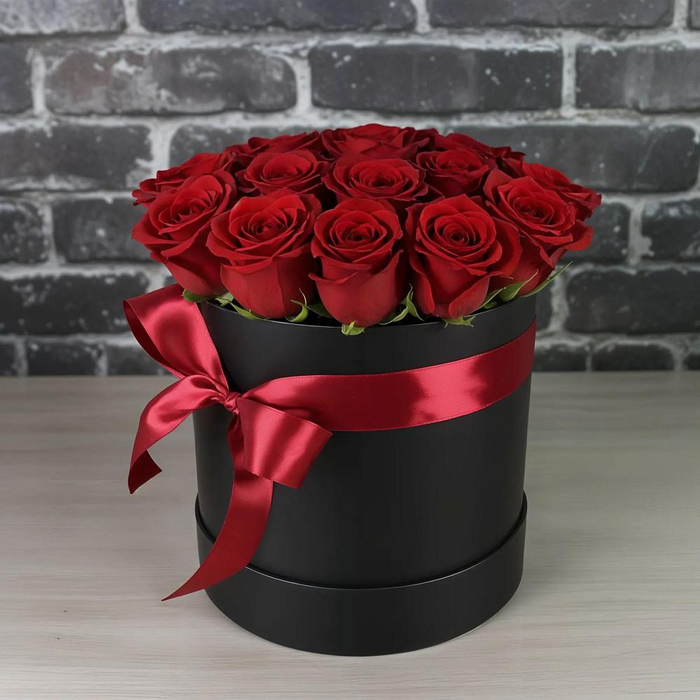 Цветочная композиция из Розы в шляпной коробке в Глушково