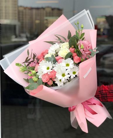 Букет цветов из: Розы, Лизиантусы и Хризантемы в Глушково
