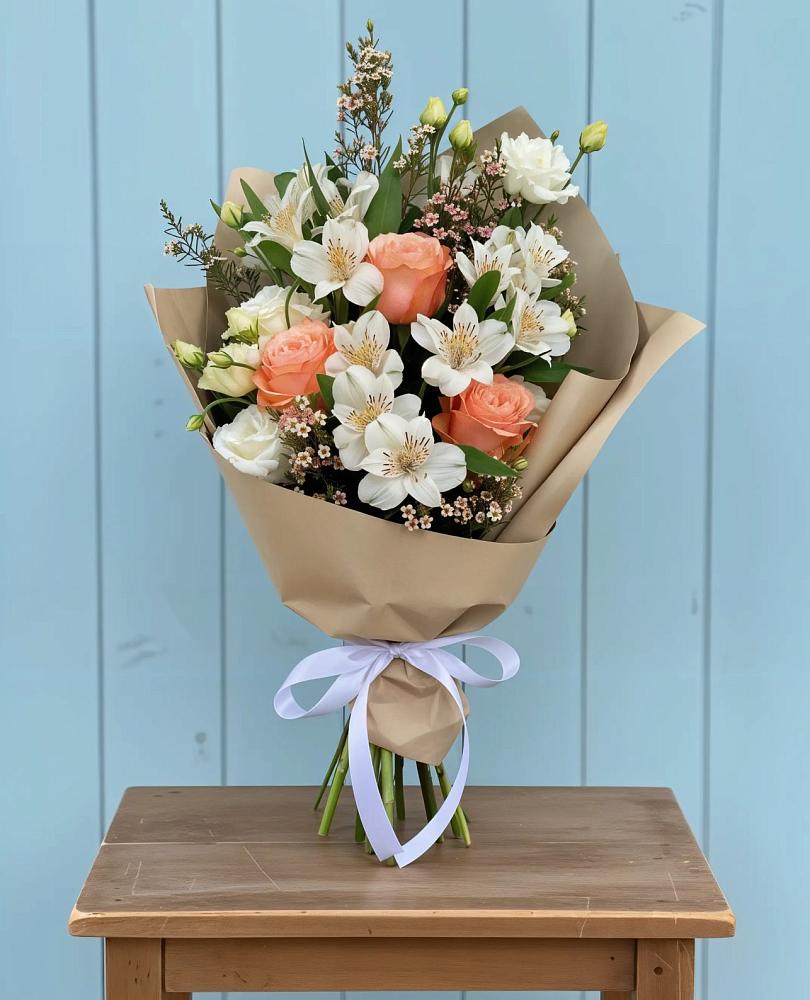 Букет цветов из: Альстромерии, Лизиантусы, Розы и Хризантемы в Глушково