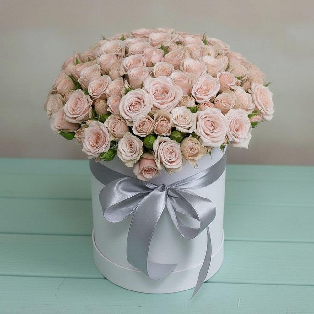 Цветочная композиция из Розы в шляпной коробке в Глушково